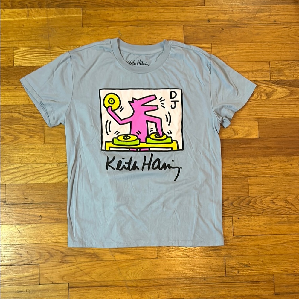 Light Gray Short Sleeve Tee with Colorful Graphic Print